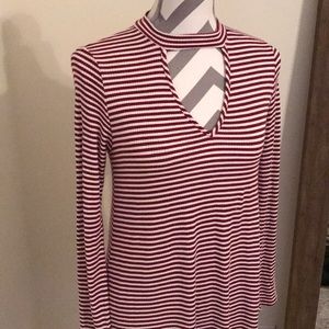 Fantastic Fawn choker vneck tunic size Med